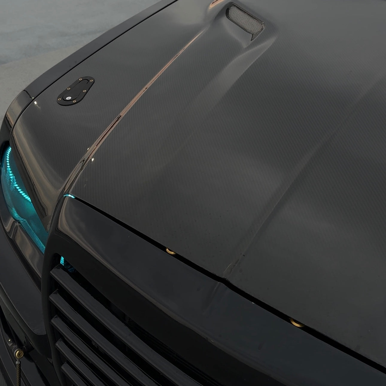 Blackops Autoworks 2005-2010 Chrysler 300 Carbon Fiber Challenger Style Hood W/Mad Eyes
